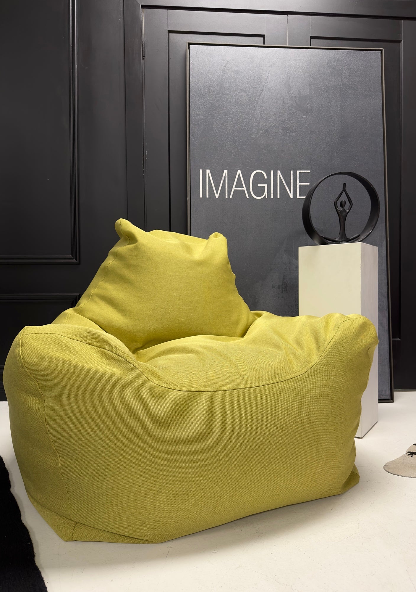 LUCKY PEAR ARMCHAIR